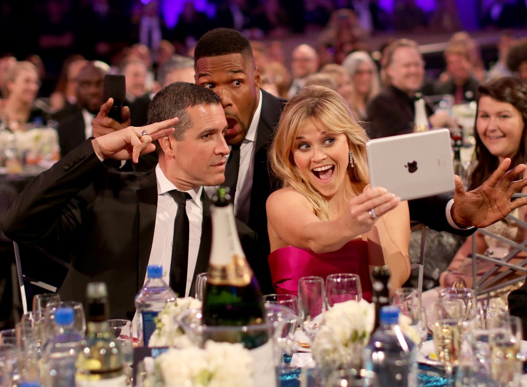 Reese Witherspoon and Jim Toth were game for a selfie with host Michael Strahan.