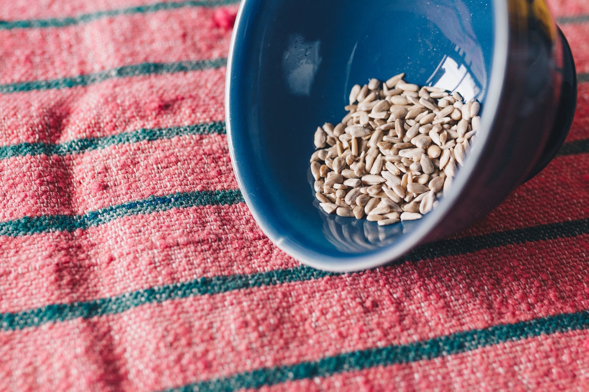 Best: Sunflower Seeds | The Best and Worst Foods to Grab From ...