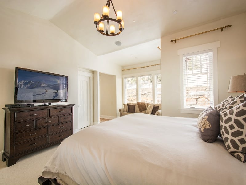 Nina Dobrev's Park City, UT, Airbnb Cabin POPSUGAR Home Photo 20