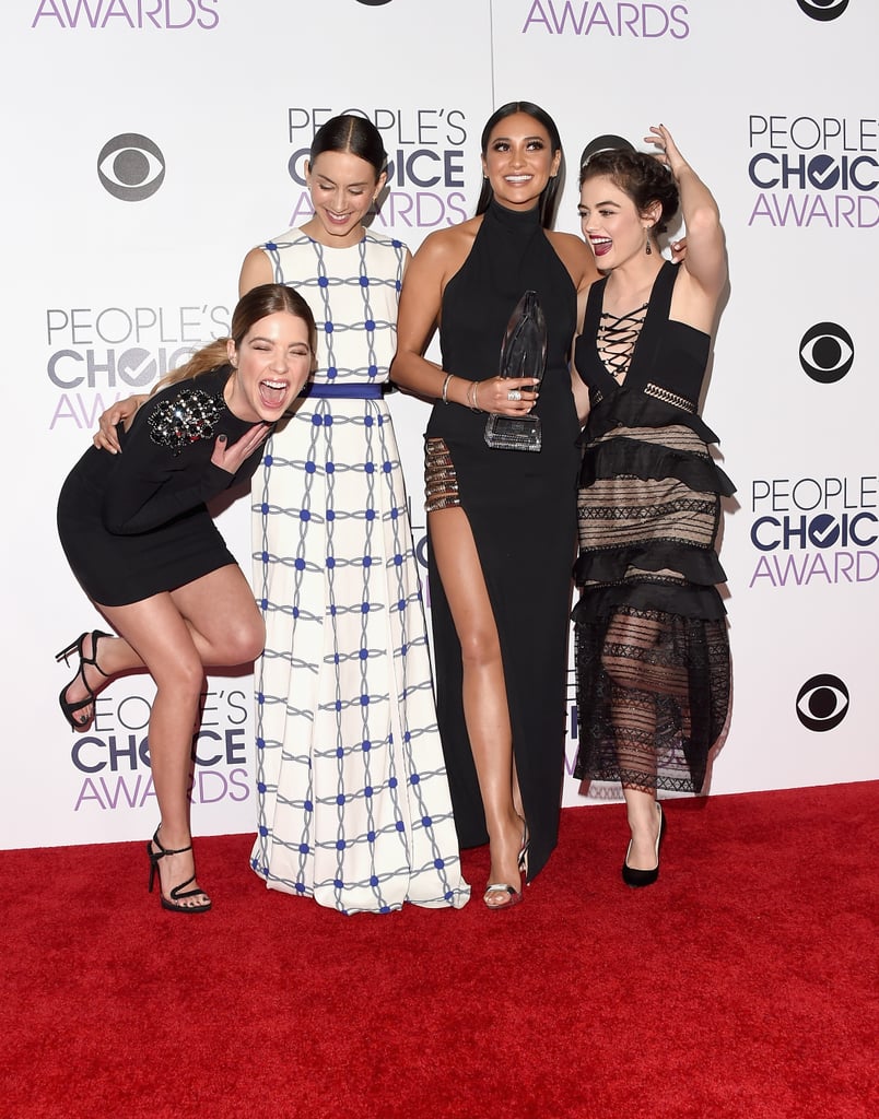 The Cast Of Pretty Little Liars Did Their Best Sex And The City Impression Best Pictures From