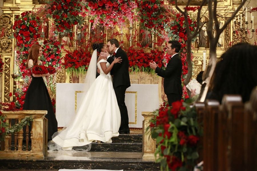 Their First Kiss As Husband And Wife Scandal Olivia And Fitzs Wedding Pictures Popsugar