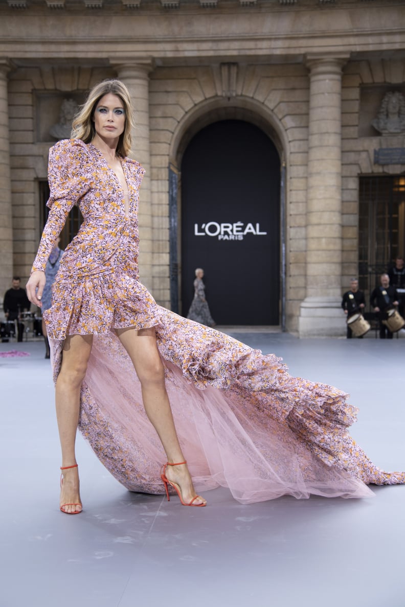 Doutzen Kroes Walks Le Défilé L'Oréal Paris 2019