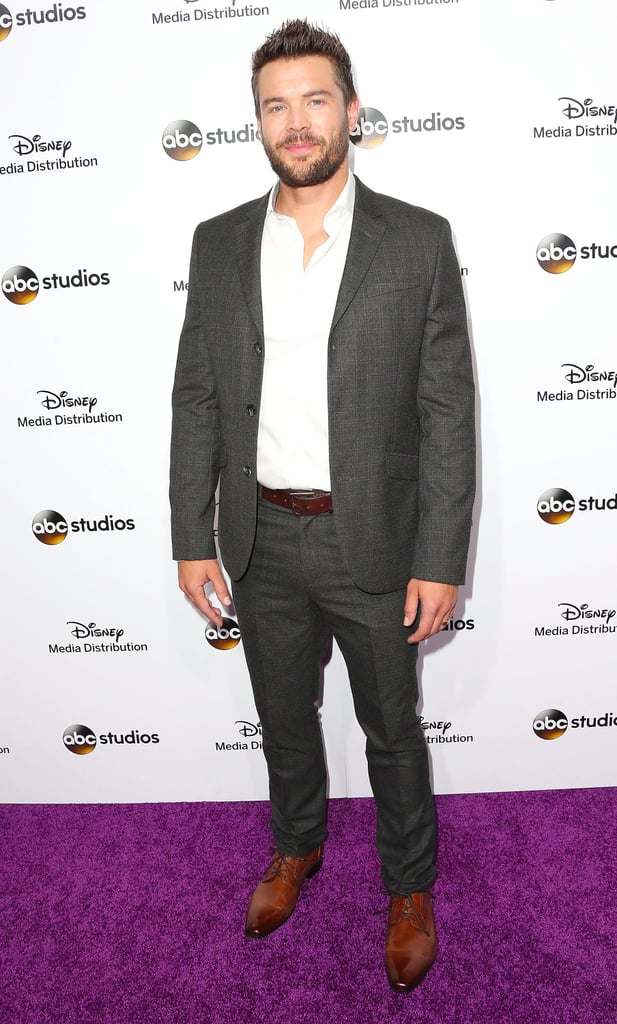 Charlie Weber Hot Pictures