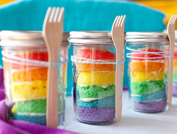 Easy Rainbow Cupcakes