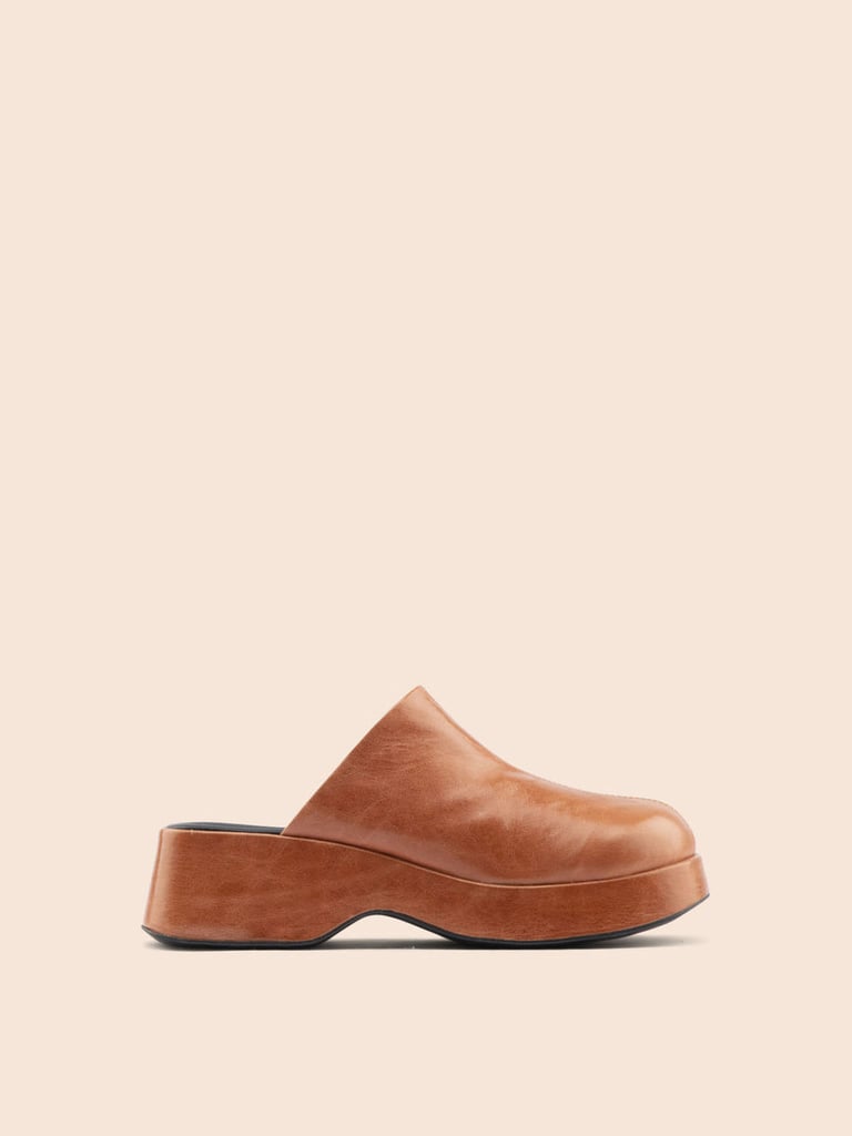 Maguire Vera Caramel Clog