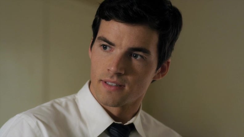 Ezra Fitz (Ian Harding)