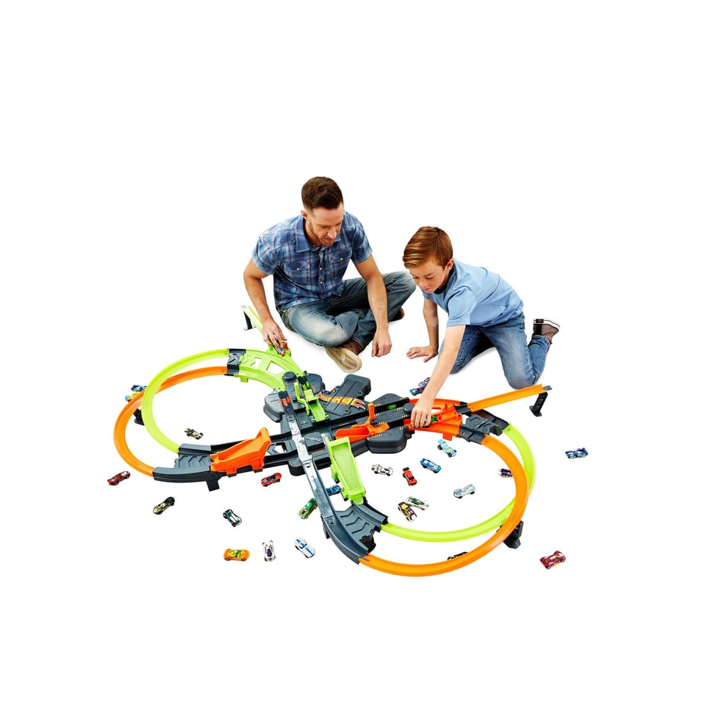 Hot Wheels Colossal Crash Track Set