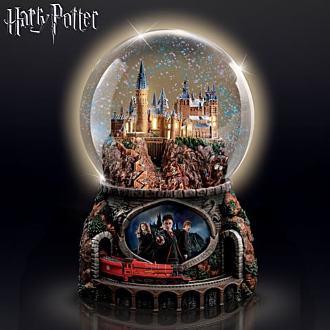 Snow top globe hogwarts