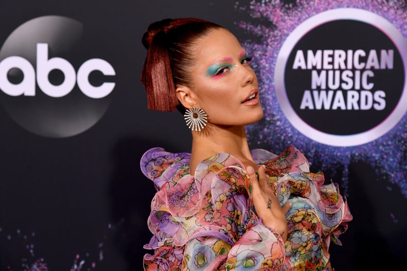 LOS ANGELES, CALIFORNIA - NOVEMBER 24: Halsey attends the 2019 American Music Awards at Microsoft Theater on November 24, 2019 in Los Angeles, California. (Photo by Jeff Kravitz/FilmMagic for dcp)