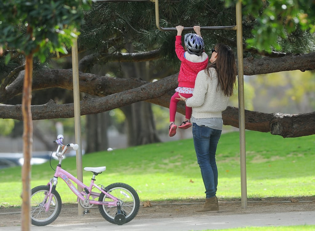 Jennifer Garner Plays With Her Kids at the Park | Pictures