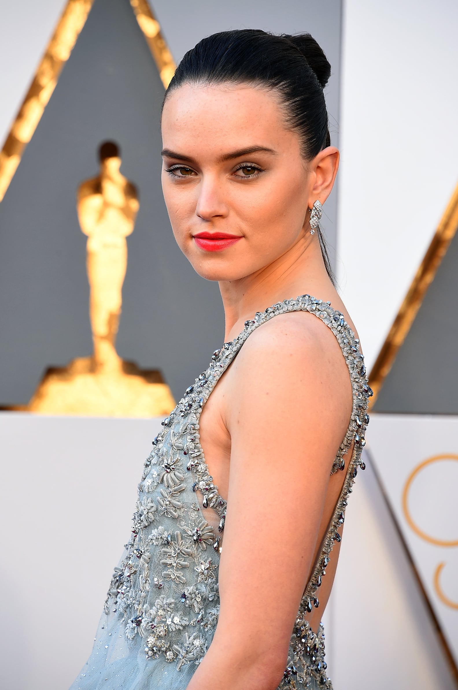 Daisy Ridley Star Wars Hair at Oscars 2016 | PS Beauty