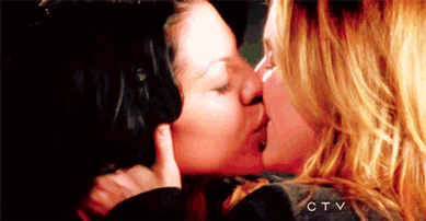 Their kisses are just so sweet.