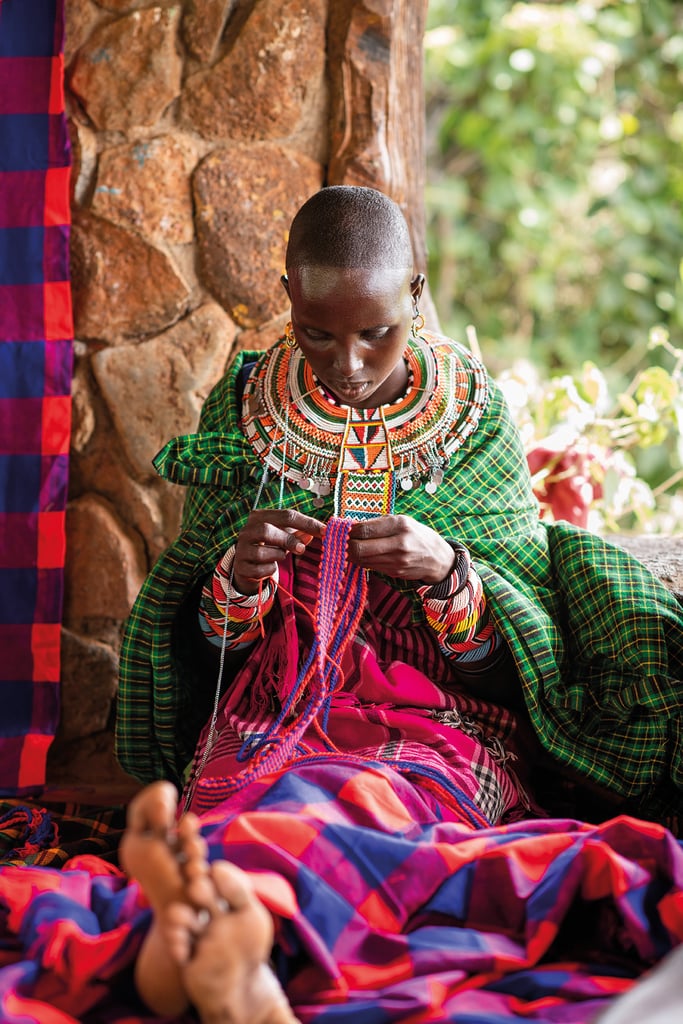 Samburu Woman from Northern Kenya Hand-Weave Shuka