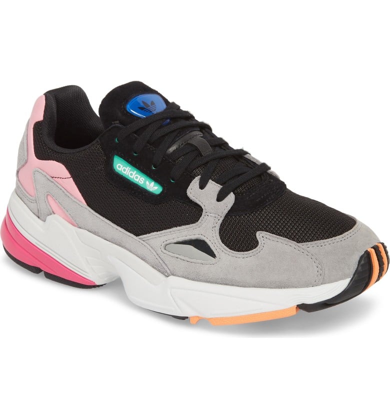 Chic sales sneakers 2018