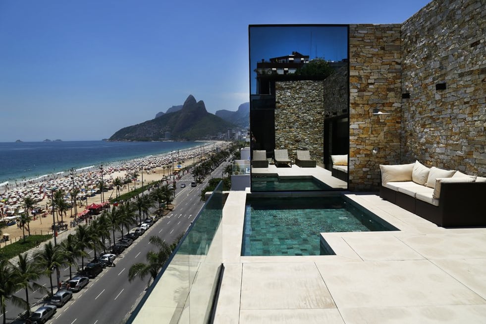 Adriana Lima and Alessandra Ambrosio's Rio Airbnbs Pictures