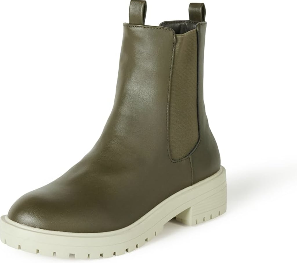 How to Wear Chelsea Boots