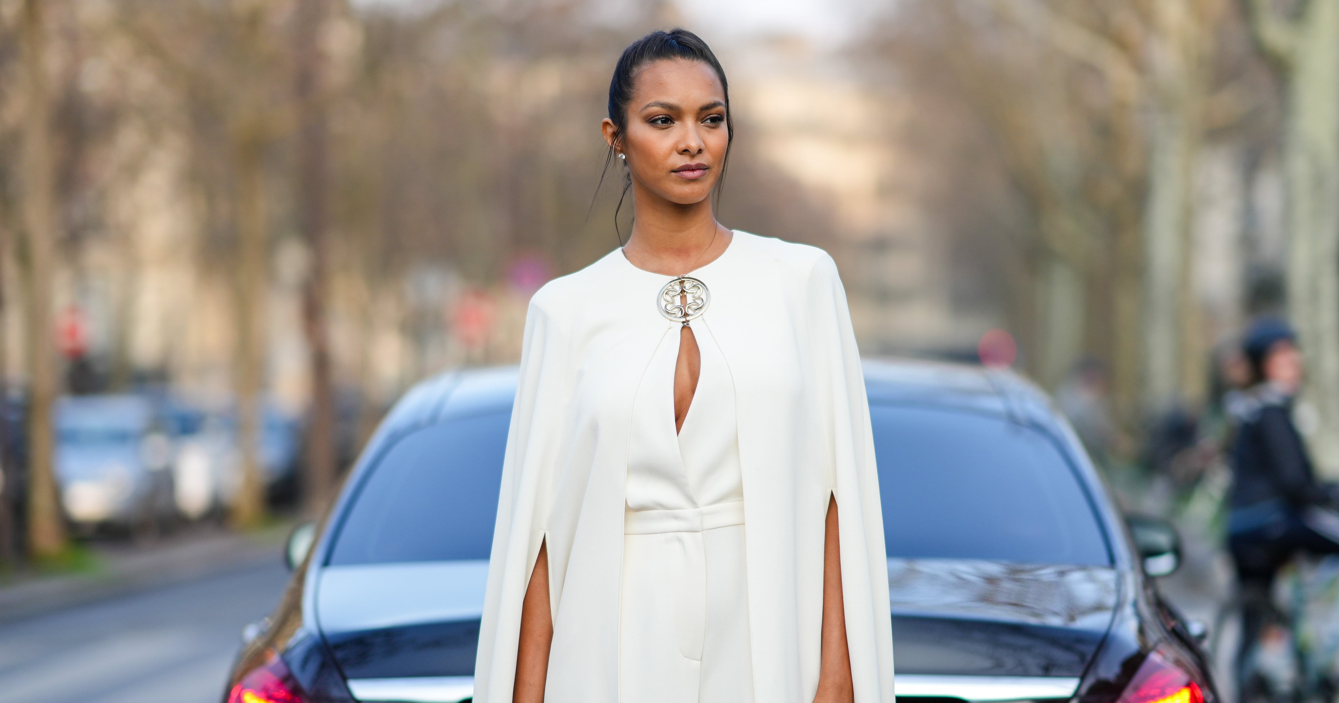 White cape cheap blazer outfit