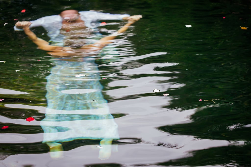 Underwater Trash-the-Wedding-Dress Shoot