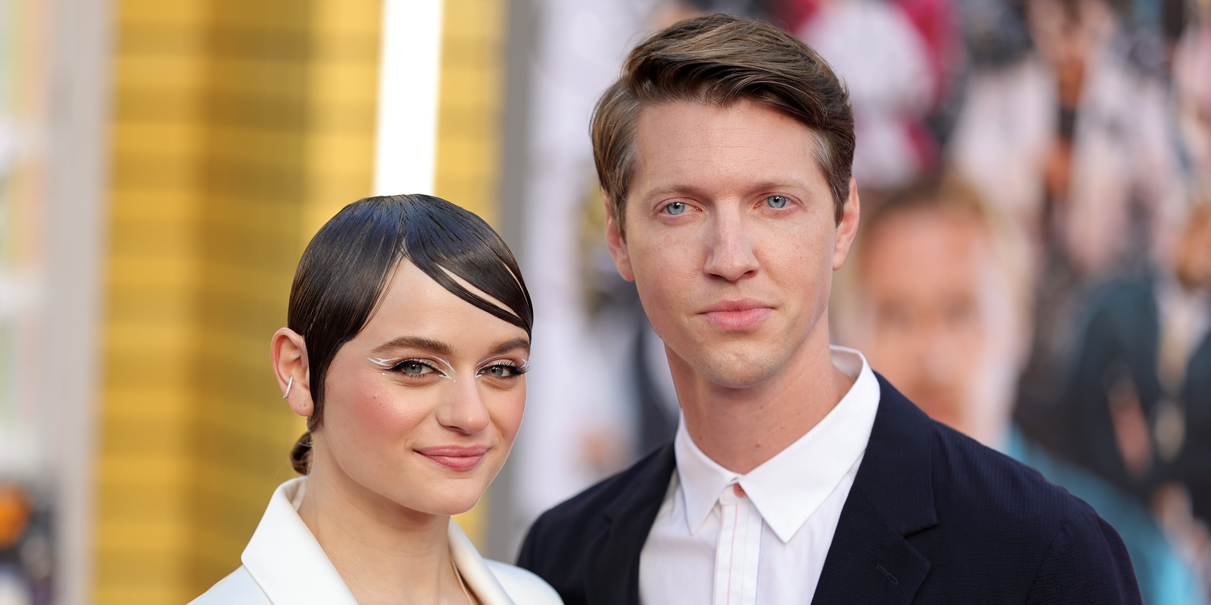 Joey King's Four Wedding Dresses From Oscar de la Renta - Vimarsana News