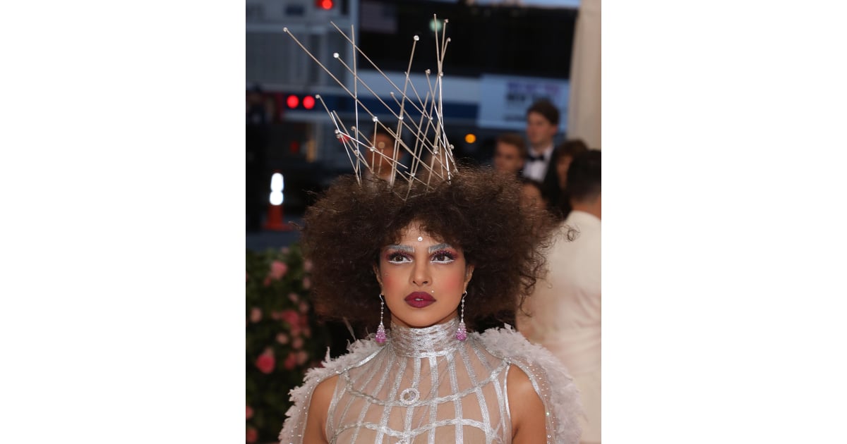 Priyanka Chopra S Curly Hair At The Met Gala Best Celebrity Award Show Beauty Looks 2019