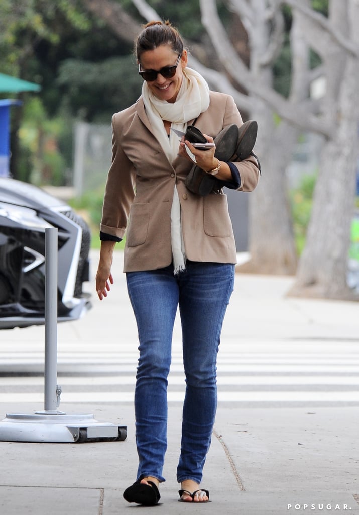 Jennifer Garner Out in LA February 2017