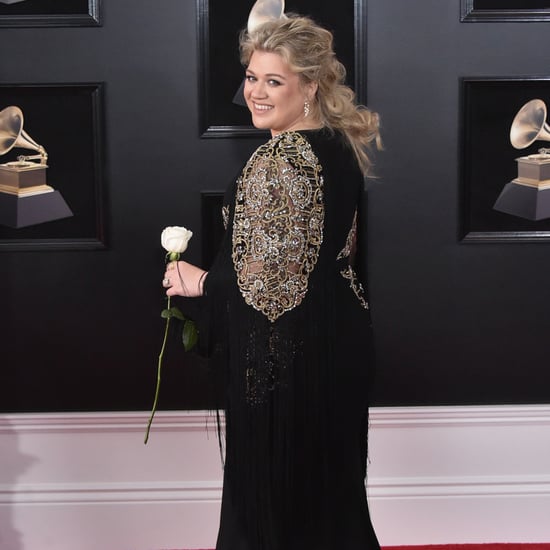Kelly Clarkson Meeting Khalid on Grammys 2018 Red Carpet