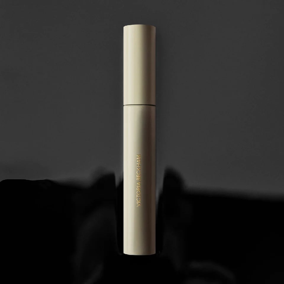 Victoria Beckham Beauty Vast Lash Mascara ($32)
Posh nailed it with her second clean mascara formula, which delivers enviable volume minus the flakes or smudging.