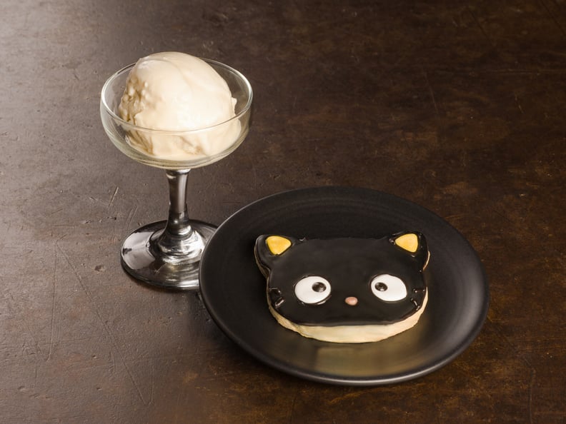 Here's the Chococat Cookie with vanilla ice cream.