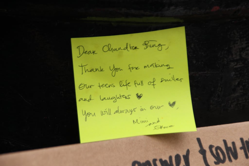 Friends Fans Gather in NYC to Pay Tribute to Matthew Perry