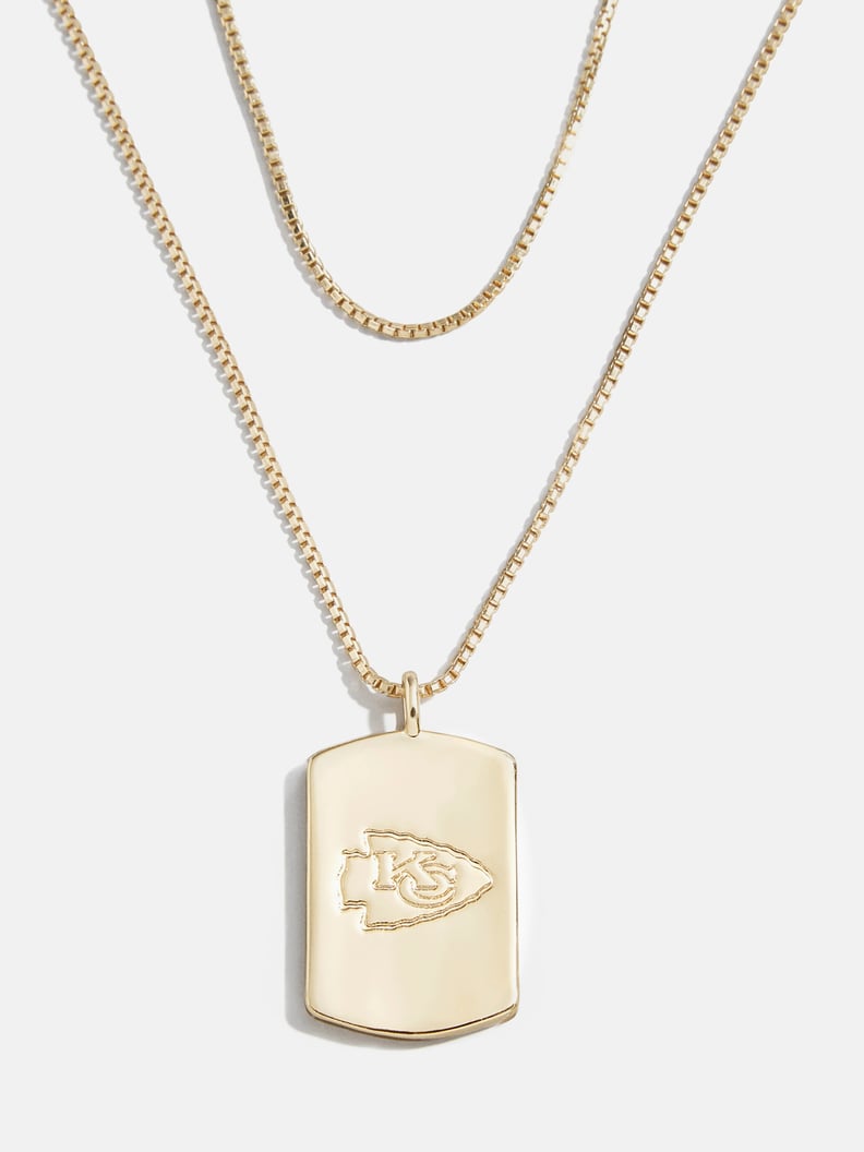 A Necklace Seen on Taylor Swift