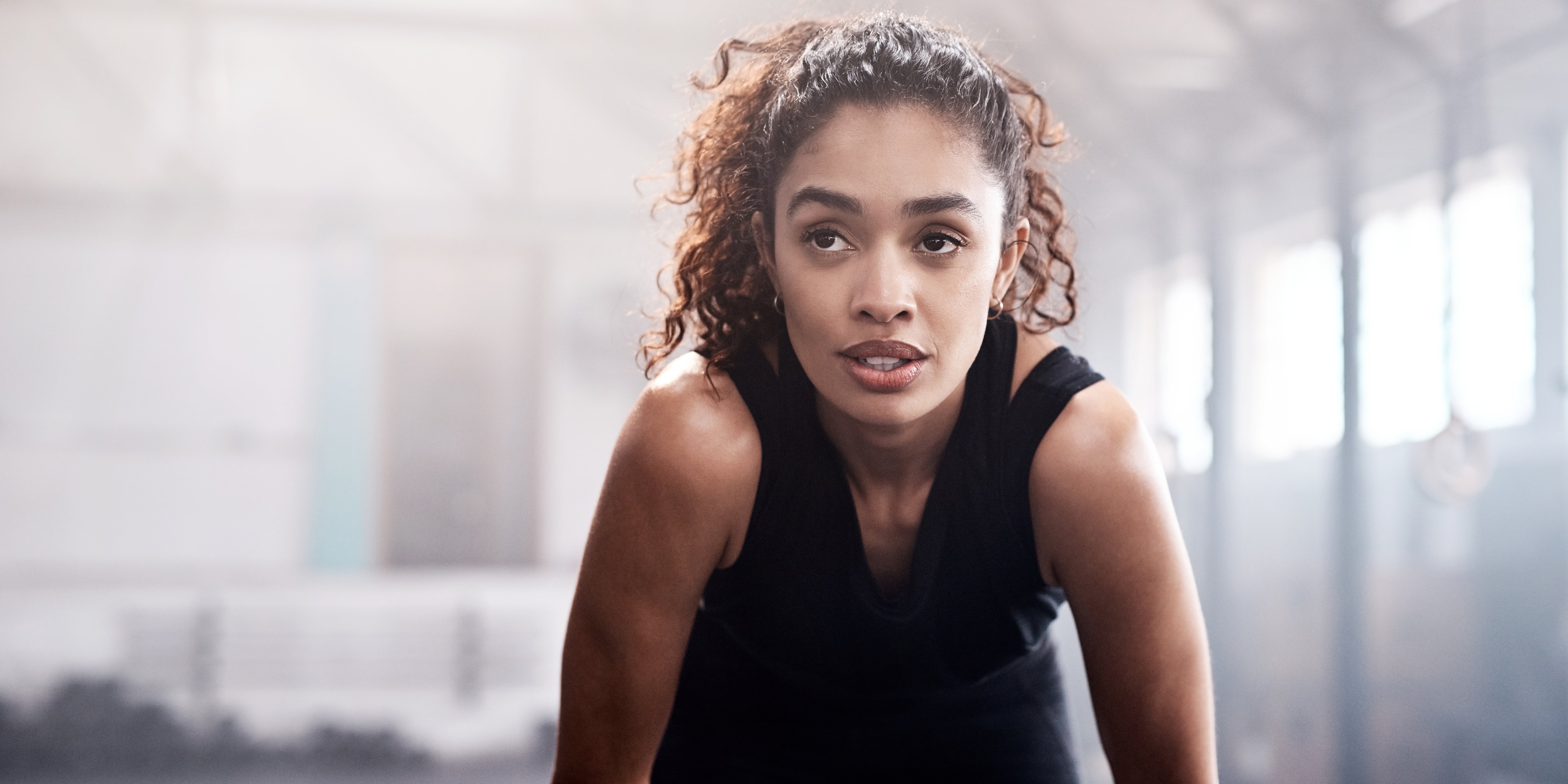 Is it better to eat before deals or after a workout to lose weight
