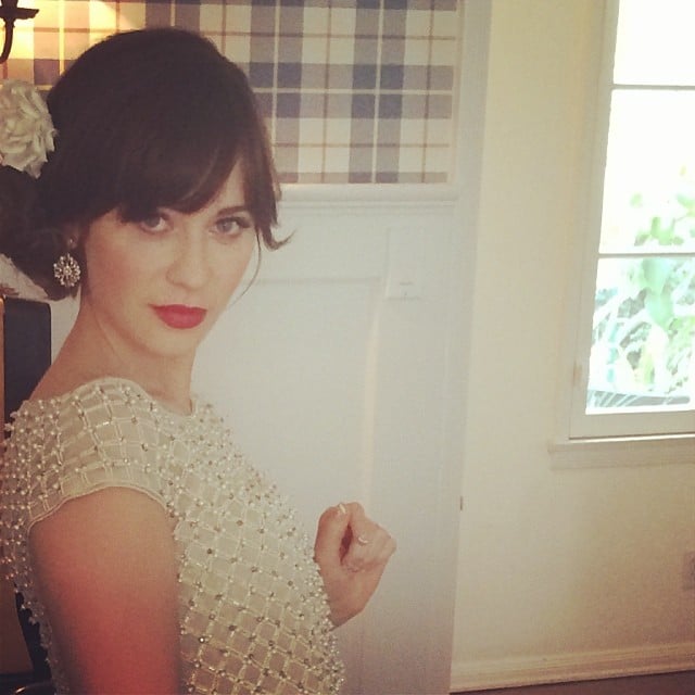 Zooey Deschanel gave a sweet look in her preshow selfie.
Source: Instagram user hellogiggles