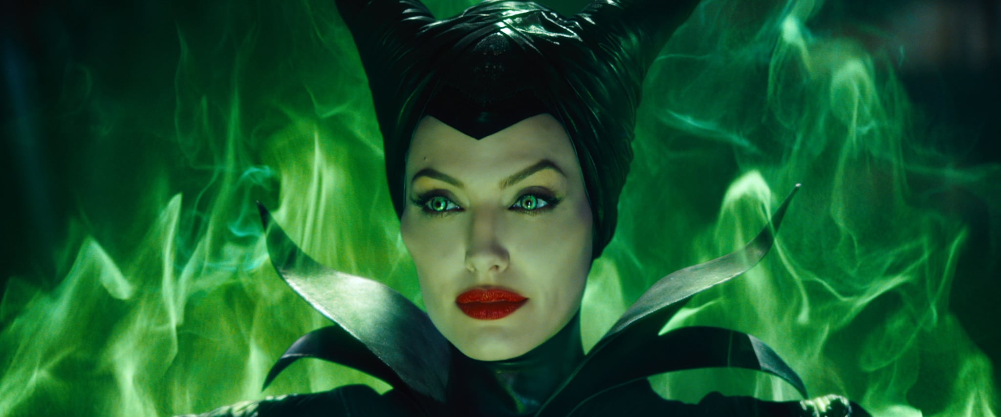 Angelina Jolie Transforms Into Disney's Maleficent in Behind-the-Scenes  Video