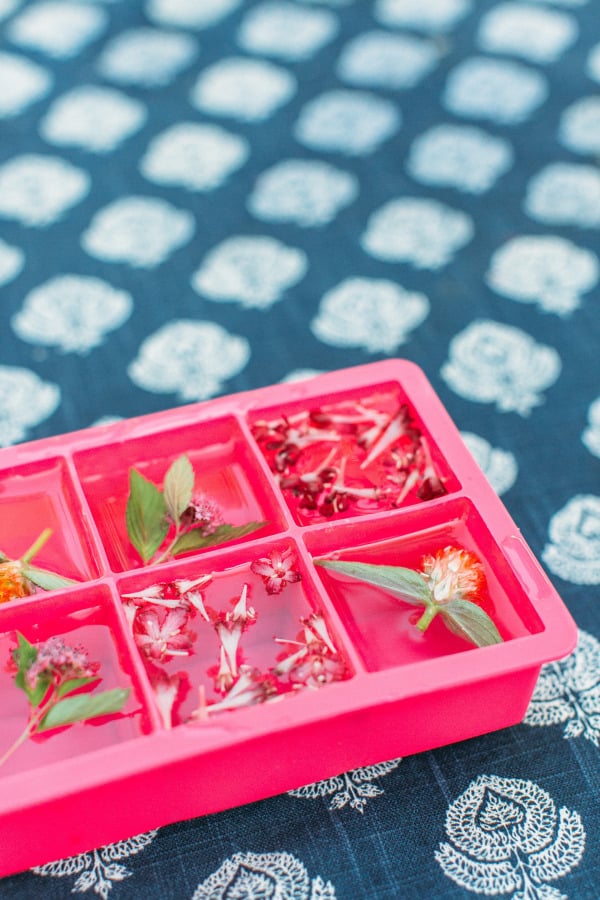 DIY FLOWER ICE CUBES