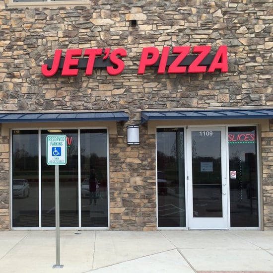 Girl Fired From Pizza Job Over a Tweet