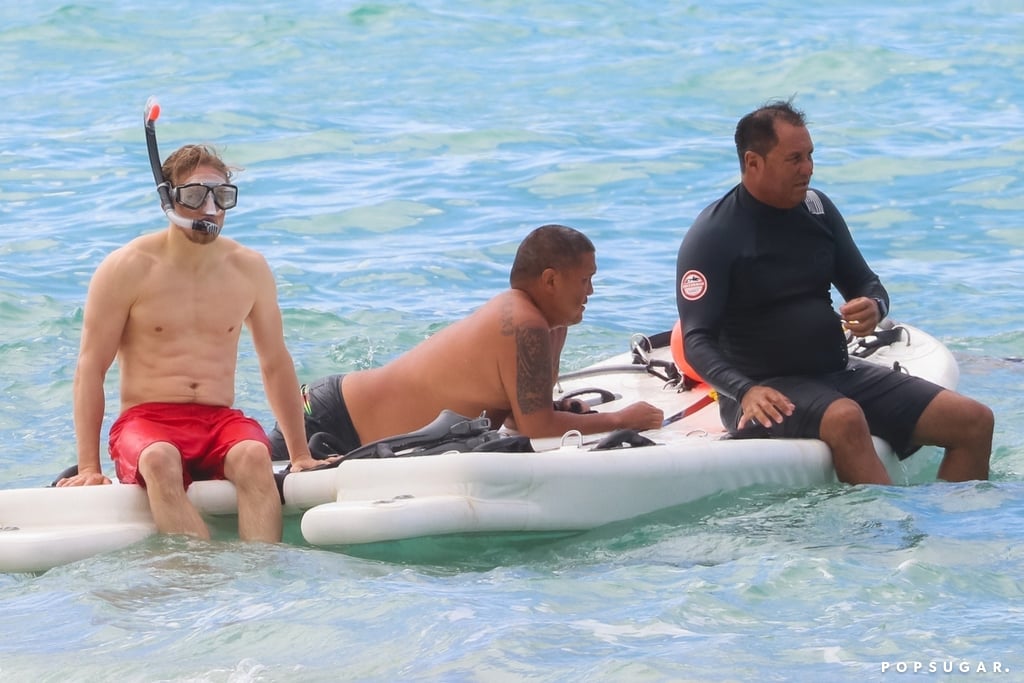 Shirtless-Charlie-Hunnam-Hawaii-Pictures