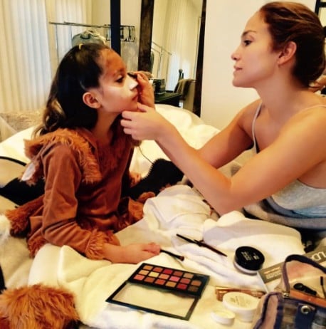 Jennifer Lopez Does Her Daughter's Halloween Makeup