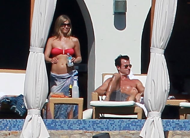 珍穿比基尼的时候旁边一个赤膊贾斯汀在卡波在2012年底。