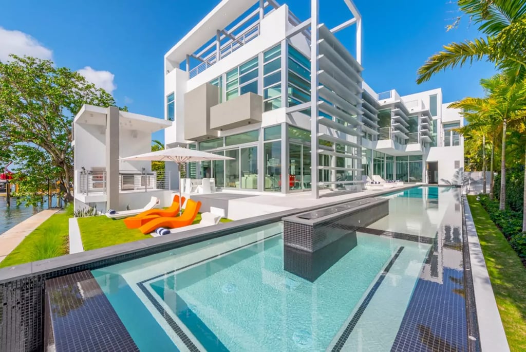 Kylie Jenner Miami Airbnb 2016