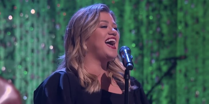 Kelly Clarkson Sings a Christmas Cover on Her Show | Video | POPSUGAR Entertainment