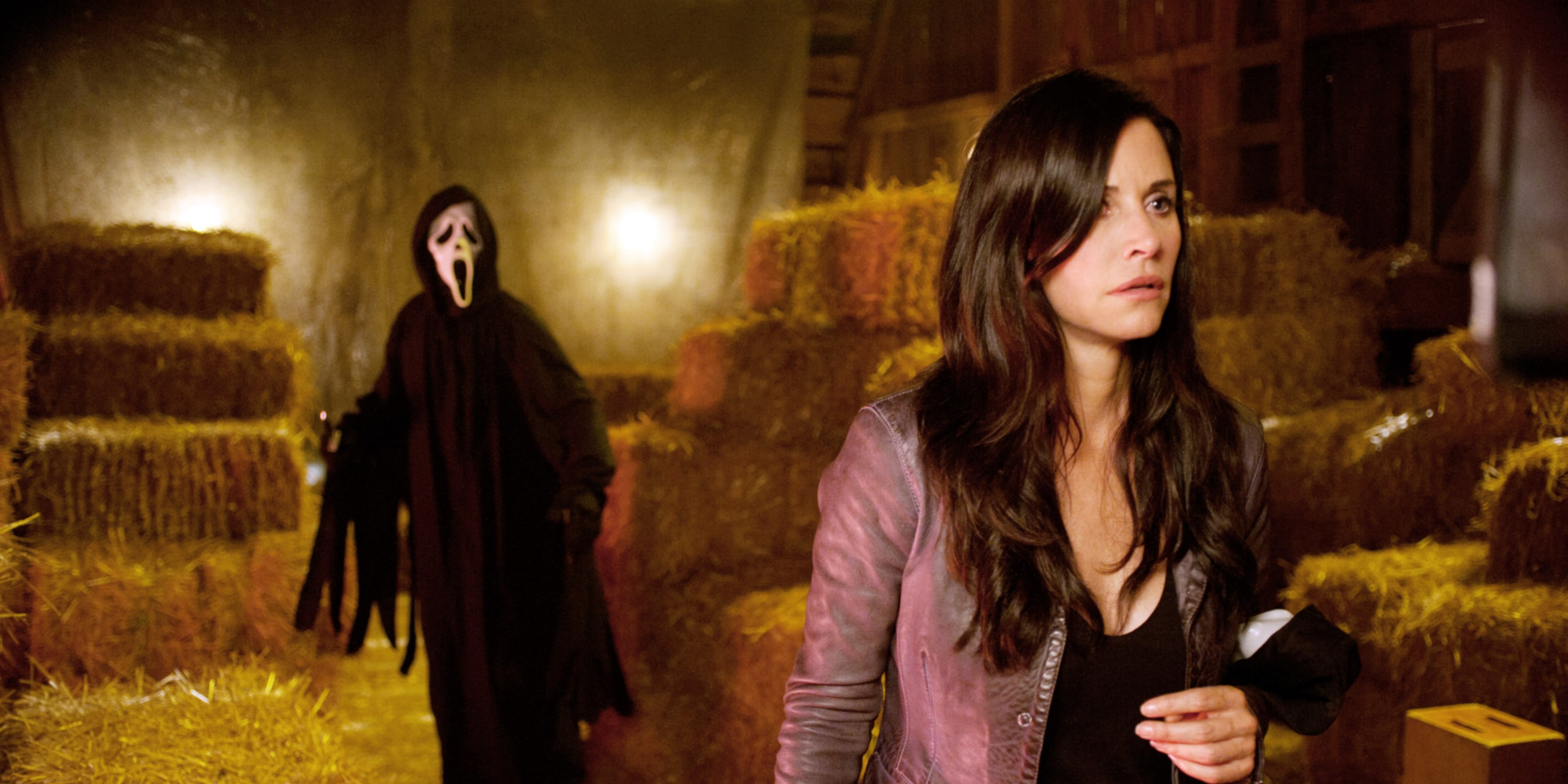 Scream 6': Courteney Cox Teases Ghostface Fight, Gale Weathers' Book