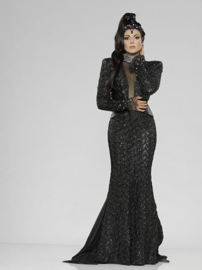 She's giving me some serious Kris Kardashian here.