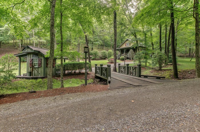 Miranda Lambert Buys Tennessee Compound