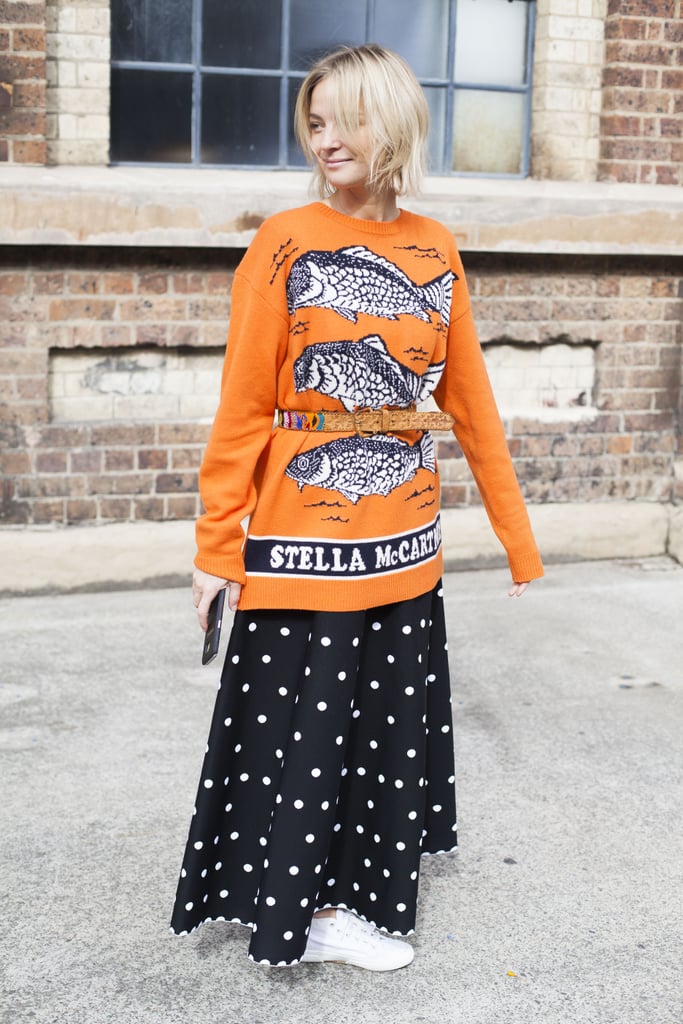 Cinch a billowy outfit with a belt in a complementing tone.