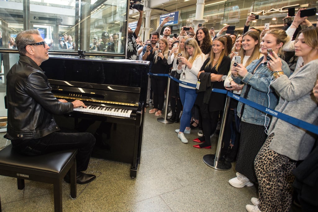 Jeff Goldblum Plays Piano in London Station