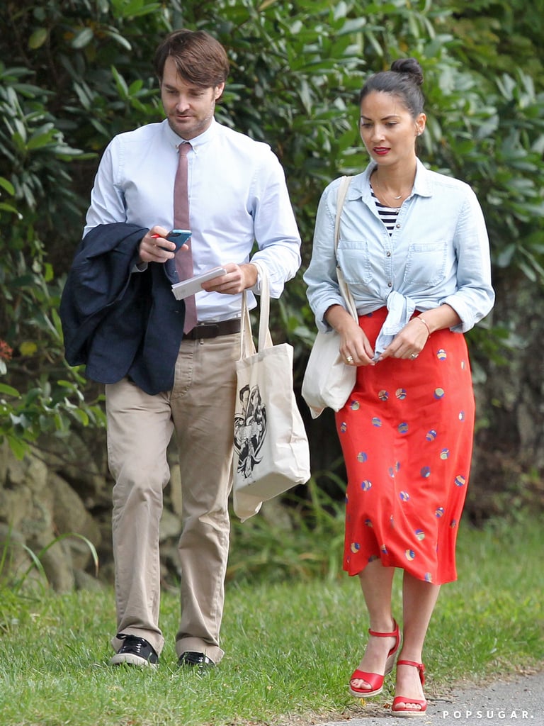 Olivia Munn And Will Forte Made Their Way To Seth Meyerss - 