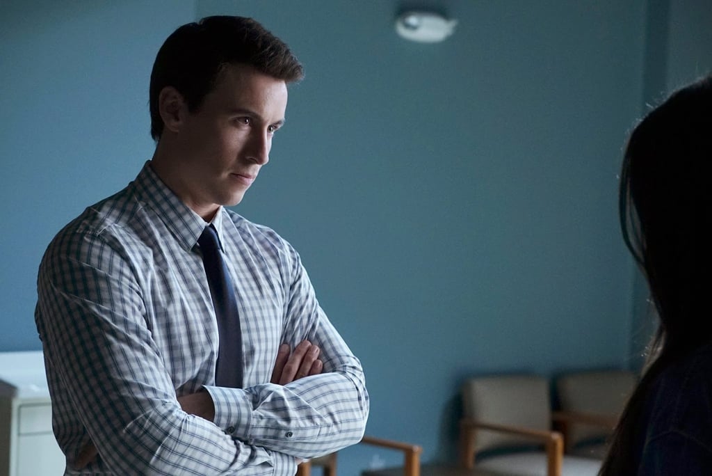 Who Is Doctor Elliott Rollins on Pretty Little Liars? POPSUGAR Entertainment