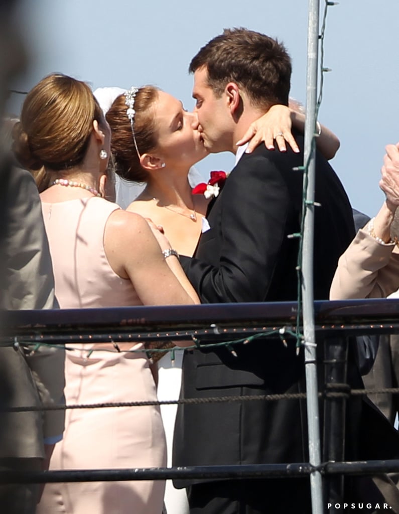 Bradley Cooper and Sienna Miller Kiss During Wedding Scene