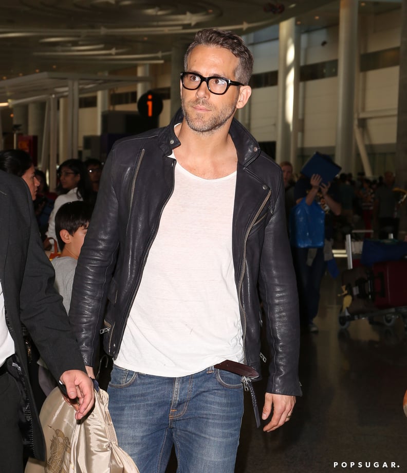 Ryan Reynolds at the Toronto Airport September 2015 | POPSUGAR Celebrity