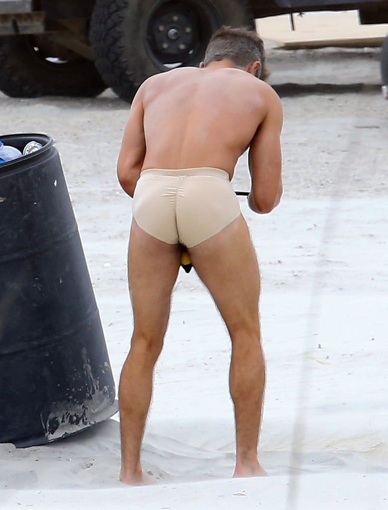 Zac Efron In His Underwear On The Set Of Dirty Grandpa Popsugar Celebrity